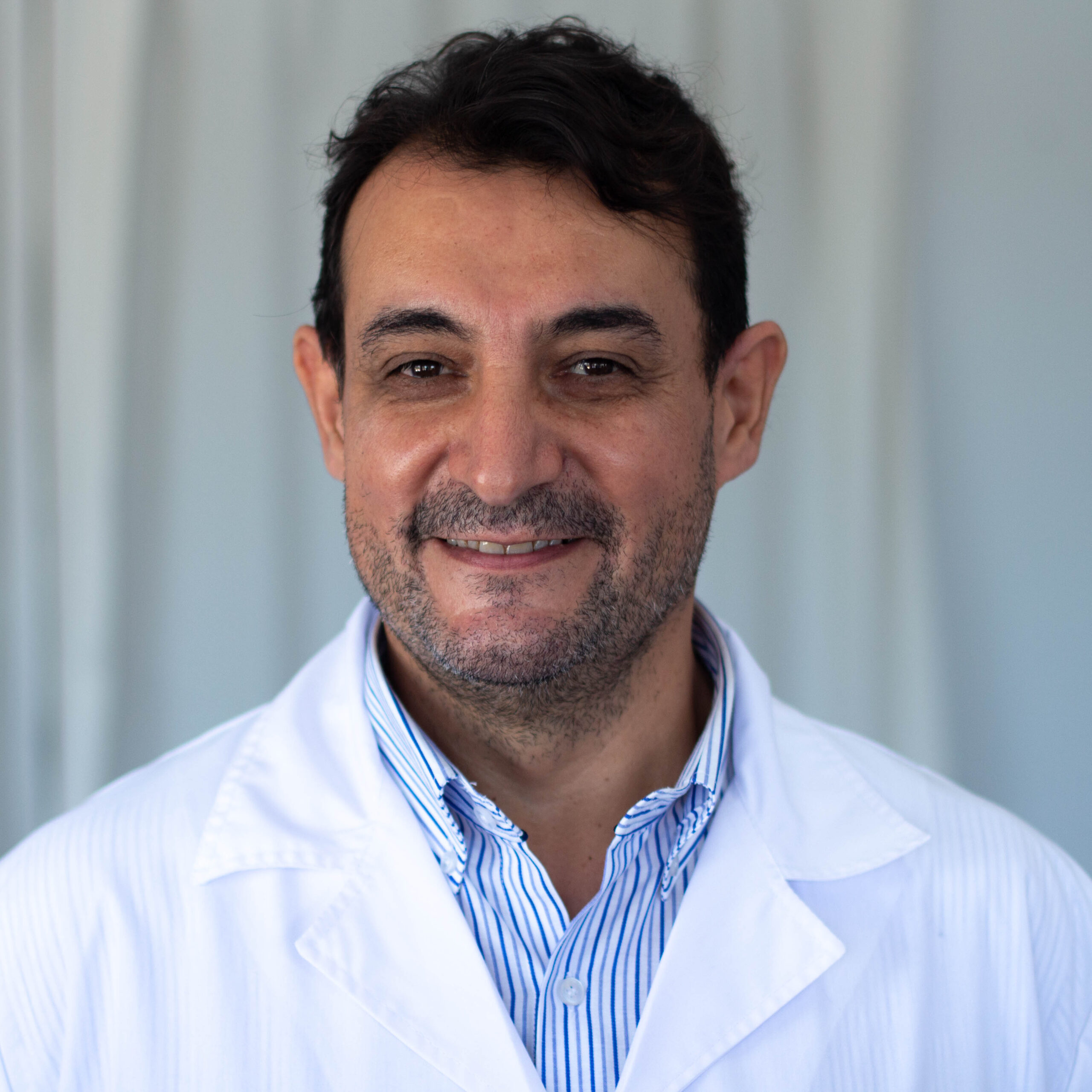 Dr. Enrique Ruiz